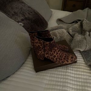 Leopard print shoes size 8